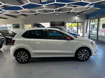 Used Volkswagen Polo 2017 for sale - 75982000: Photo