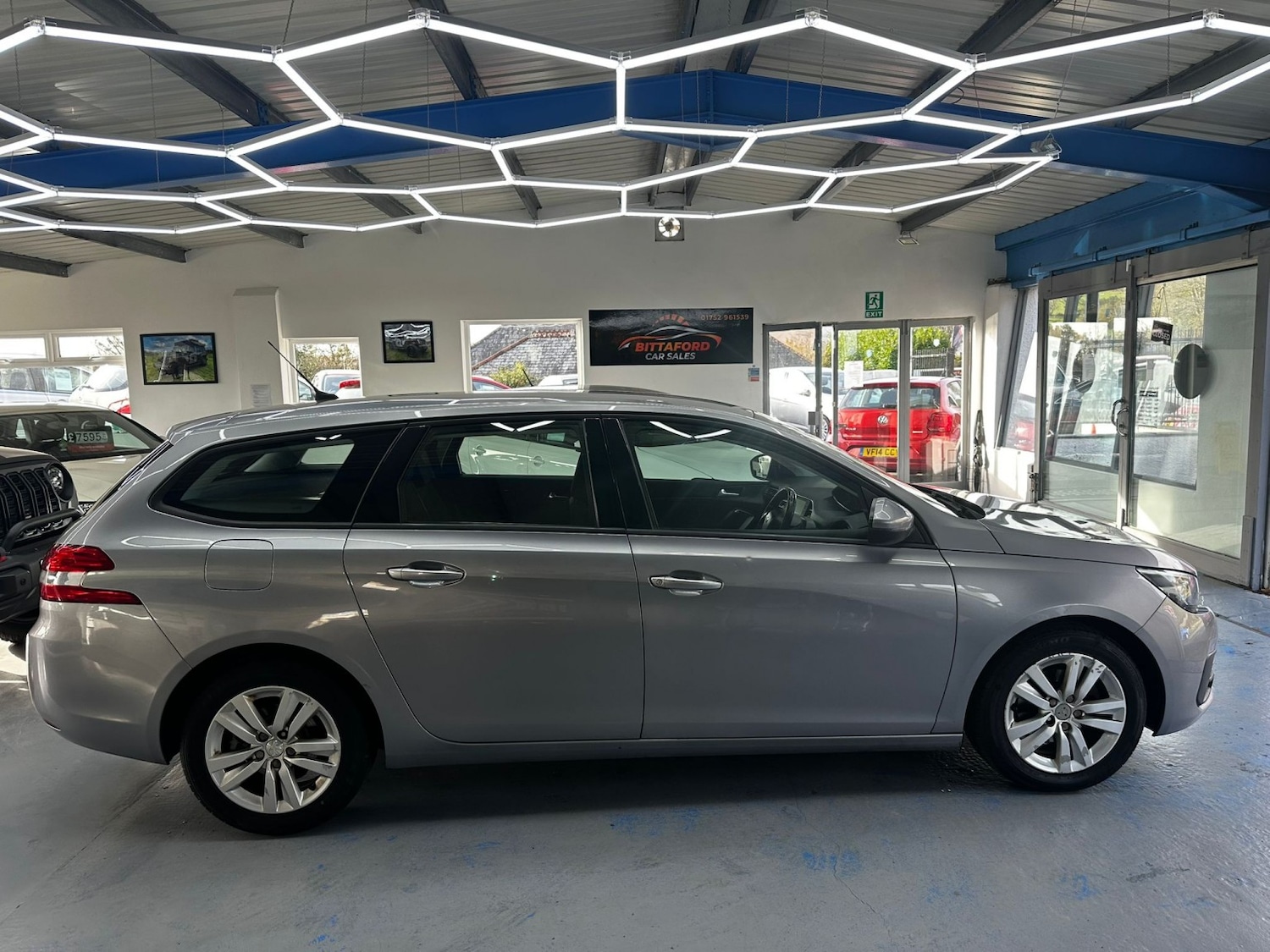 Used Peugeot 308 2017 for sale - 76571109: Photo 3