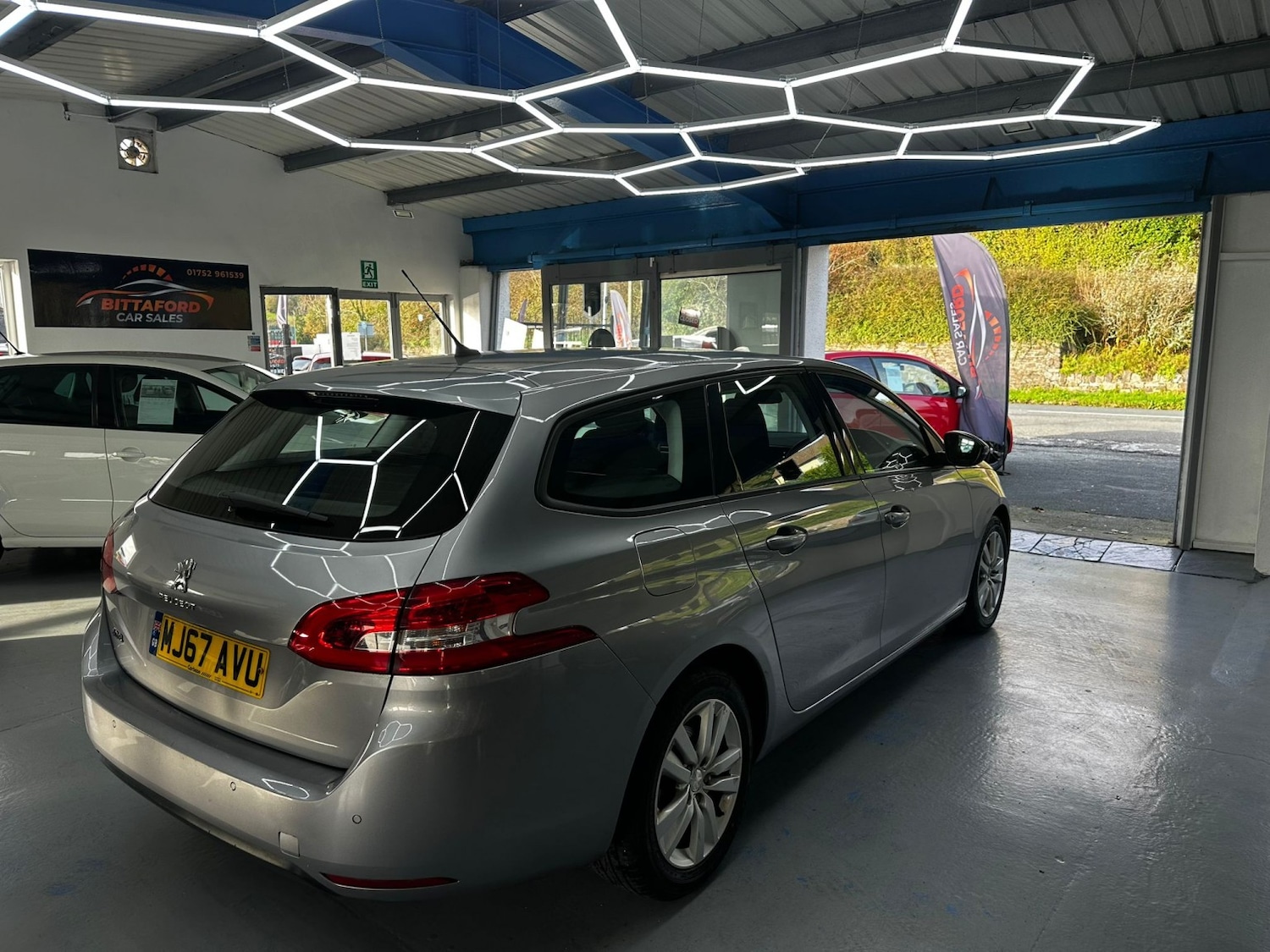 Used Peugeot 308 2017 for sale - 76571109: Photo 5