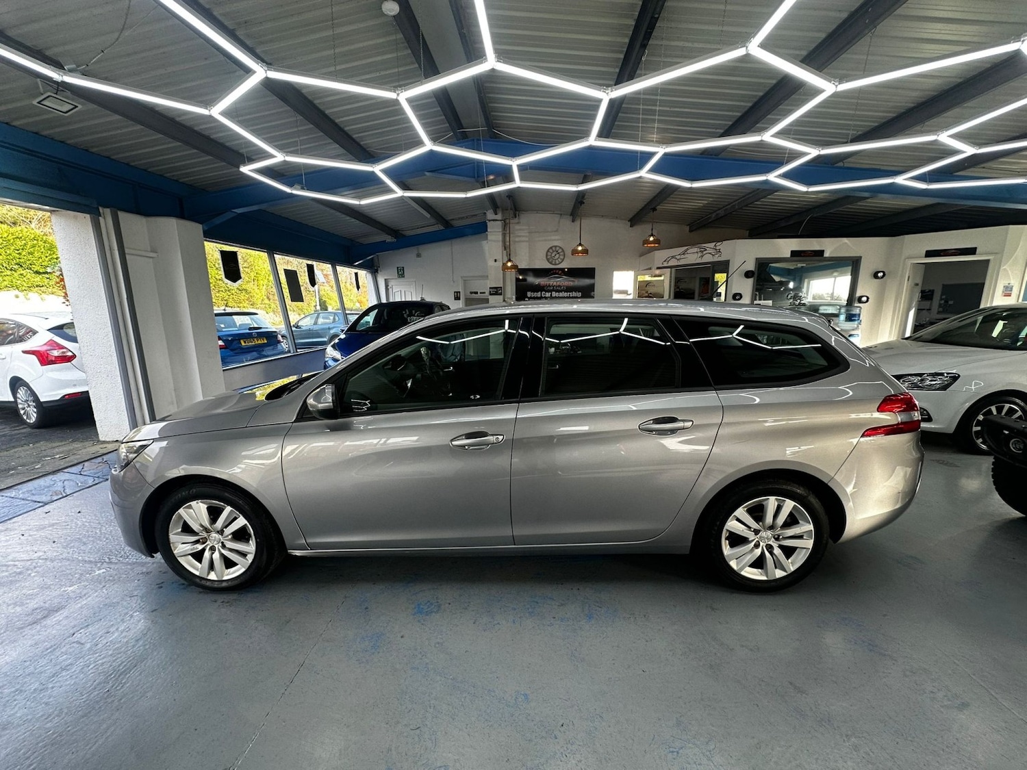 Used Peugeot 308 2017 for sale - 76571109: Photo 9