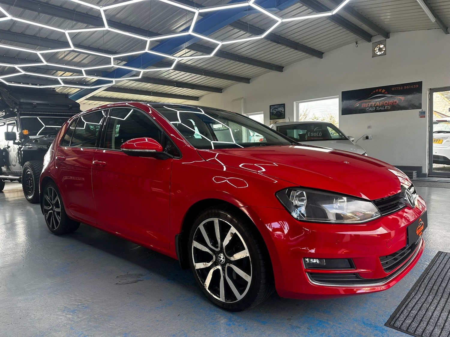 Used Volkswagen Golf 2014 for sale - 77656403: Photo 2