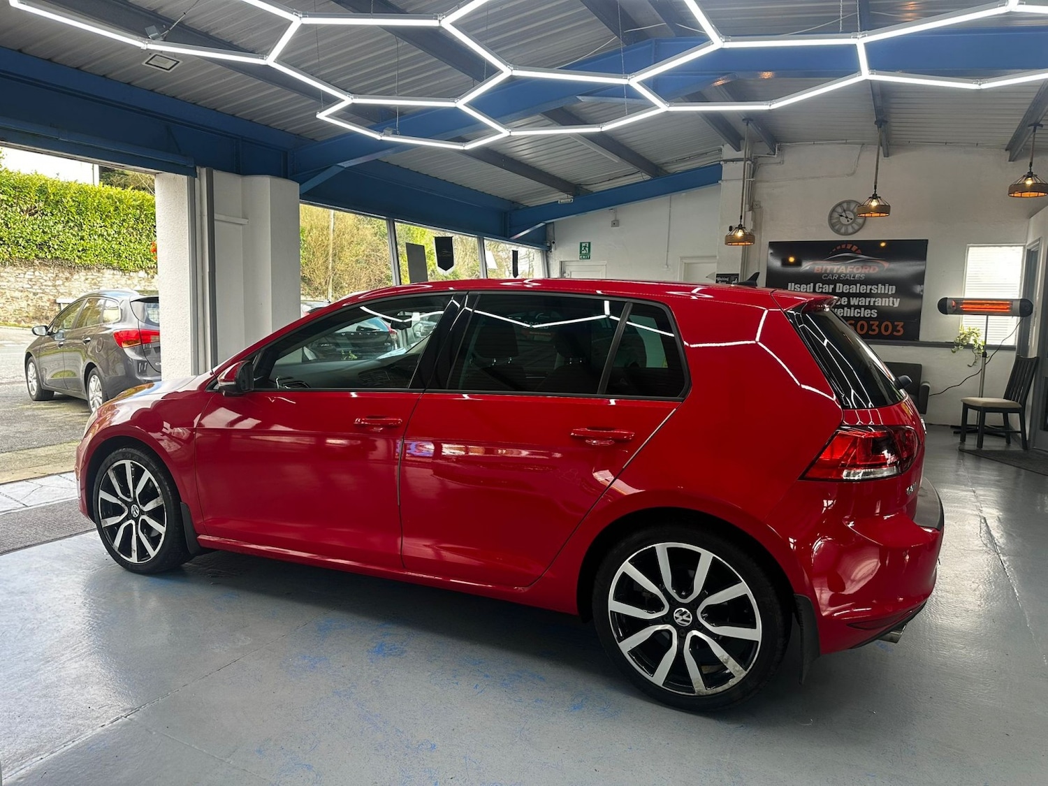 Used Volkswagen Golf 2014 for sale - 77656403: Photo 9