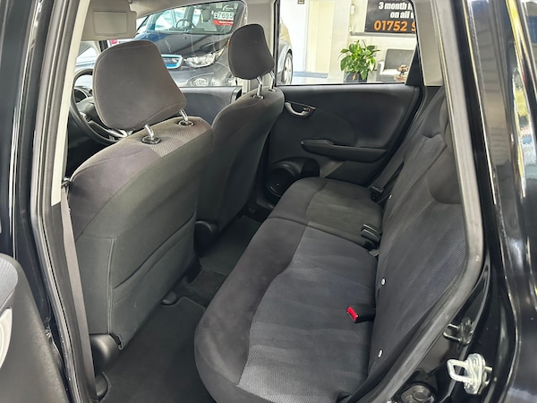 Used Honda Jazz 2010 for sale - 76225330: Photo 11