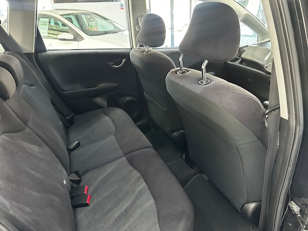 Used Honda Jazz 2010 for sale - 76225330: Photo 12