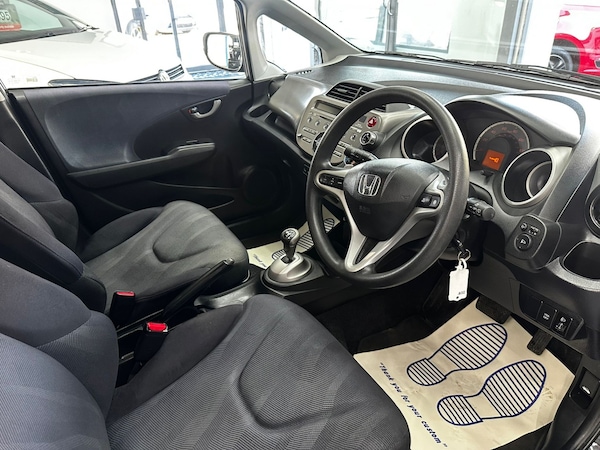 Used Honda Jazz 2010 for sale - 76225330: Photo 14