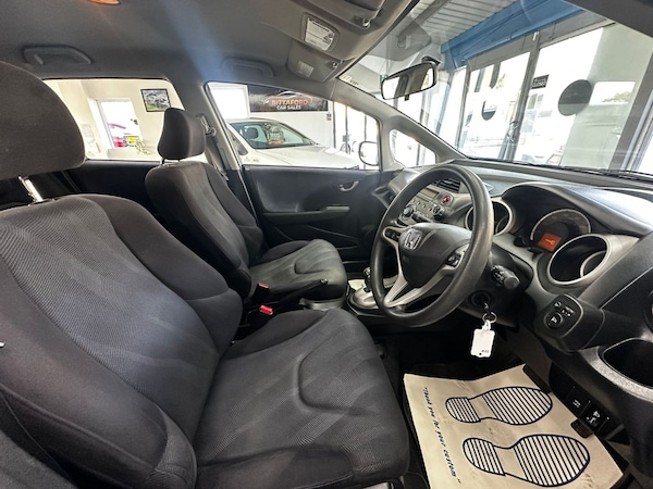 Used Honda Jazz 2010 for sale - 76225330: Photo 15
