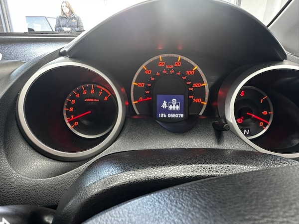 Used Honda Jazz 2010 for sale - 76225330: Photo 20