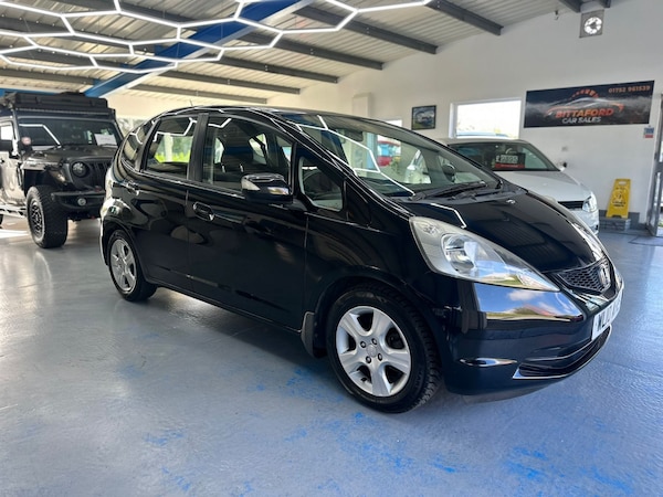 Used Honda Jazz 2010 for sale - 76225330: Photo 2