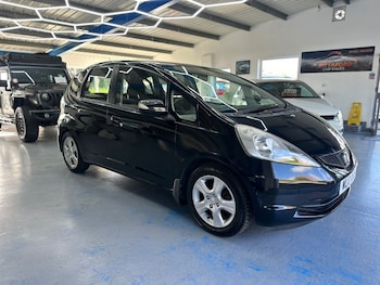 Used Honda Jazz 2010 for sale - 76225330: Photo 2