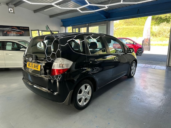 Used Honda Jazz 2010 for sale - 76225330: Photo 5