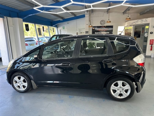 Used Honda Jazz 2010 for sale - 76225330: Photo 9