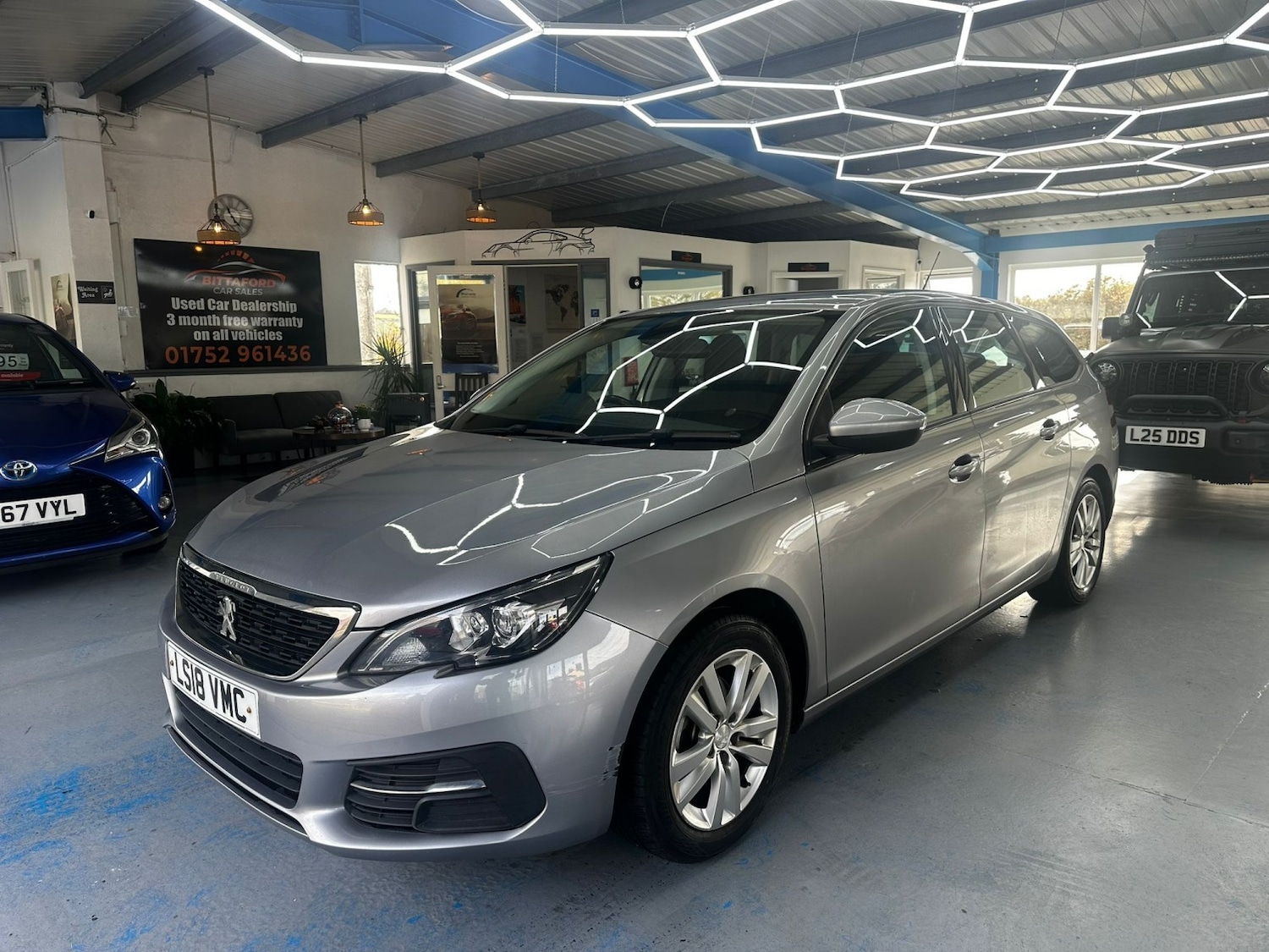 Used Peugeot 308 SW 2018 for sale - 76497538: Photo 10