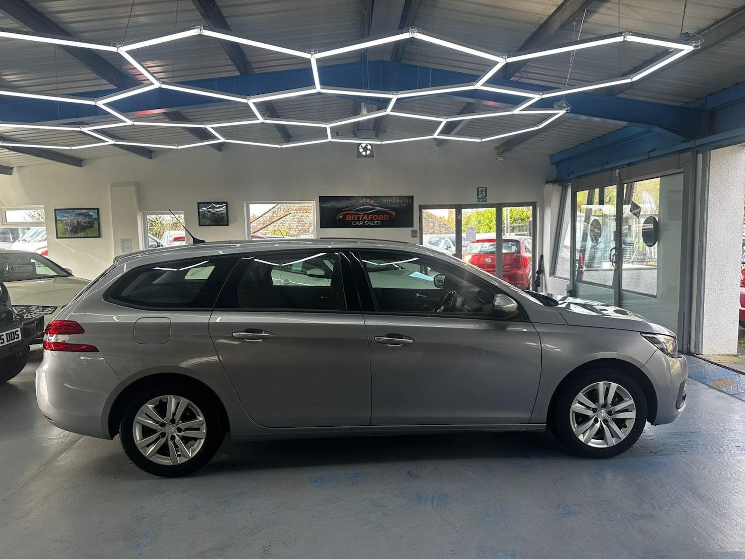 Used Peugeot 308 SW 2018 for sale - 76497538: Photo 3