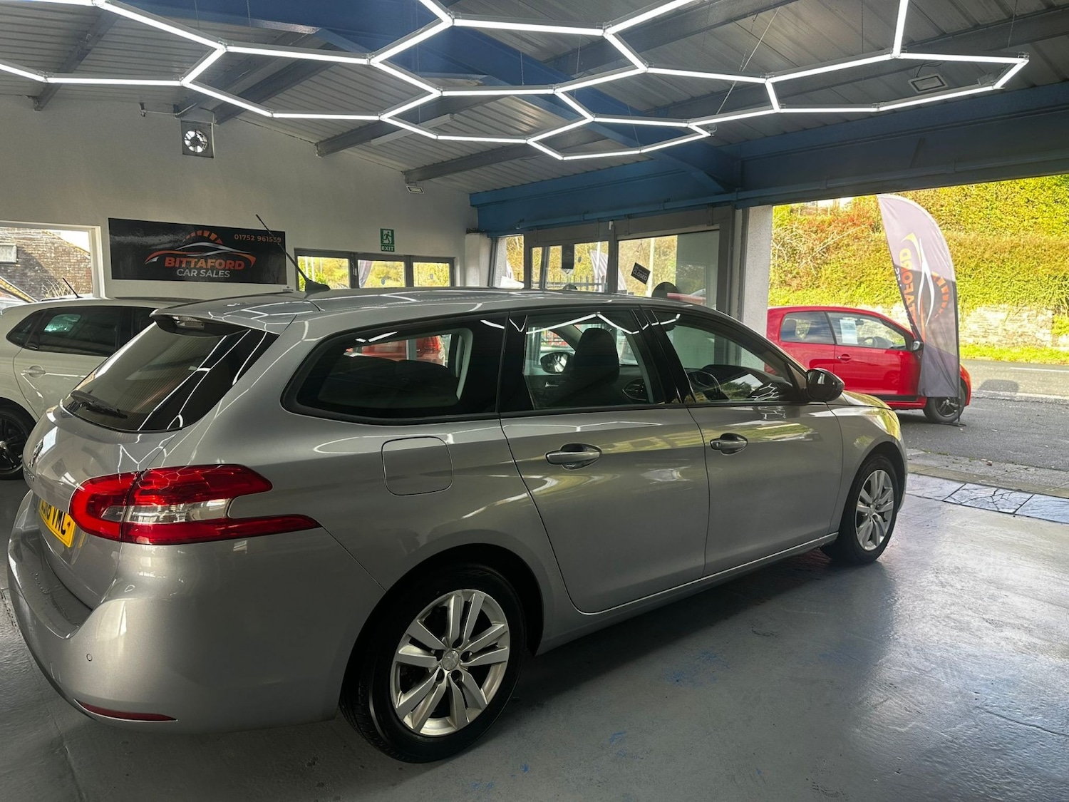 Used Peugeot 308 SW 2018 for sale - 76497538: Photo 4