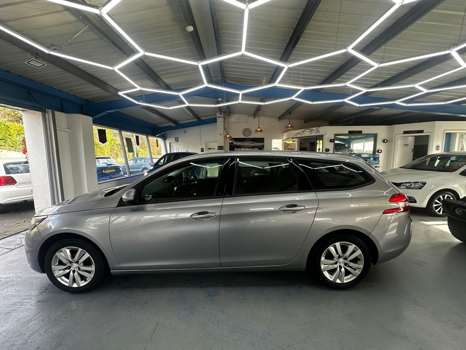 Used Peugeot 308 SW 2018 for sale - 76497538: Photo 9