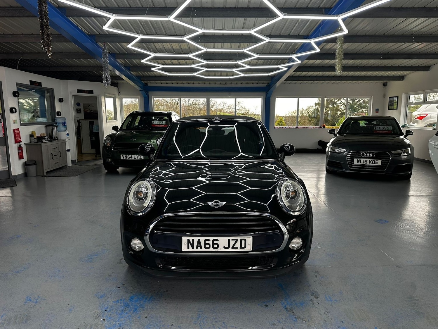 Used MINI Convertible 2016 for sale - 76911127: Photo 1