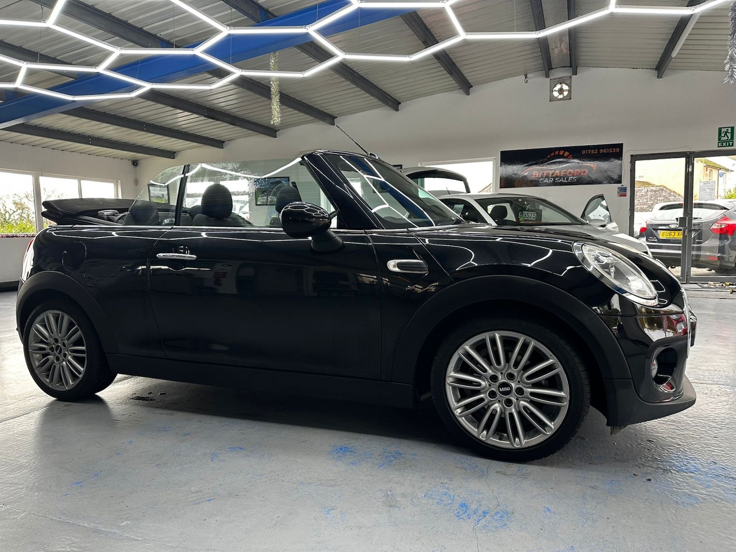 Used MINI Convertible 2016 for sale - 76911127: Photo 12