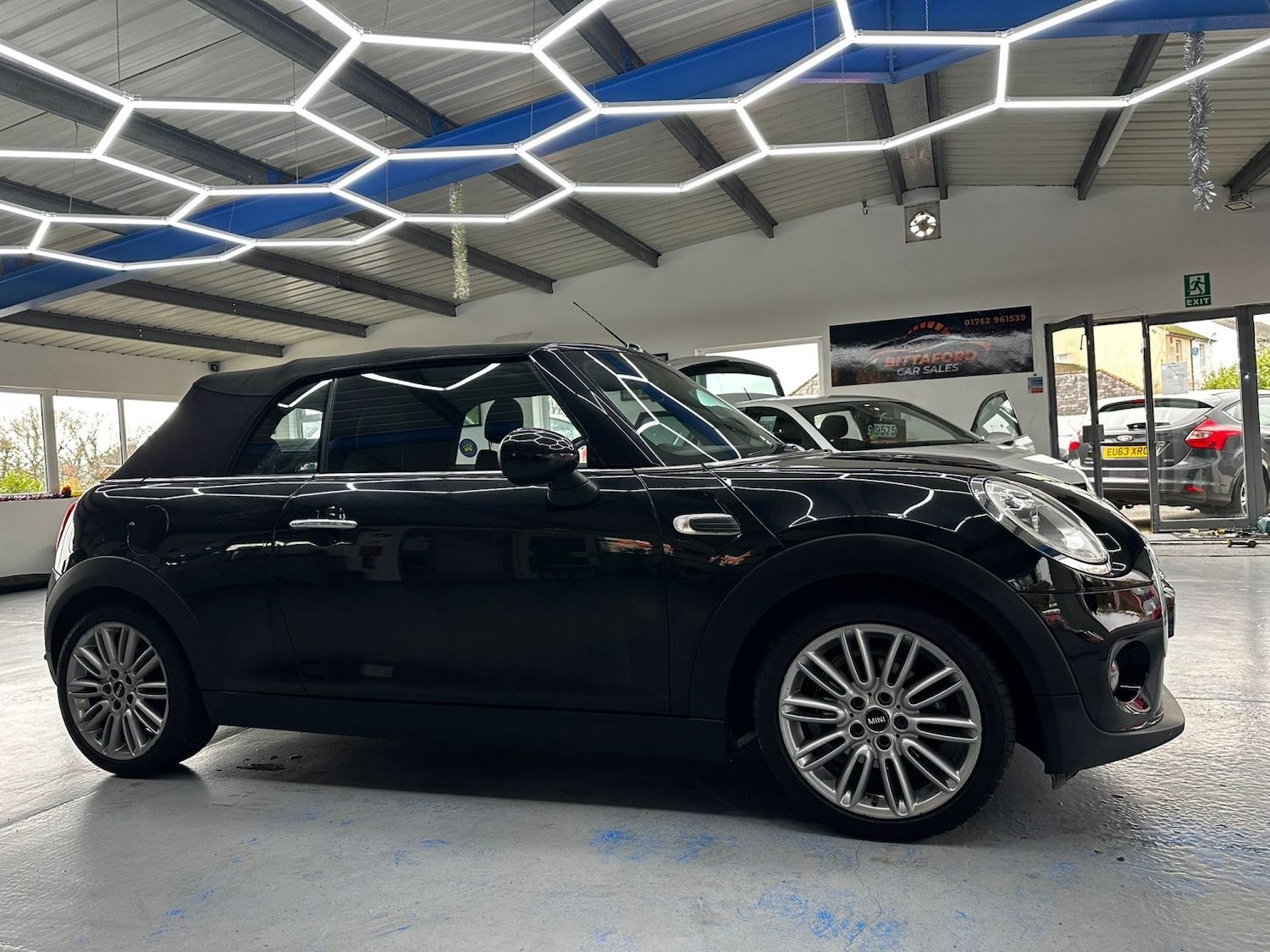Used MINI Convertible 2016 for sale - 76911127: Photo 3