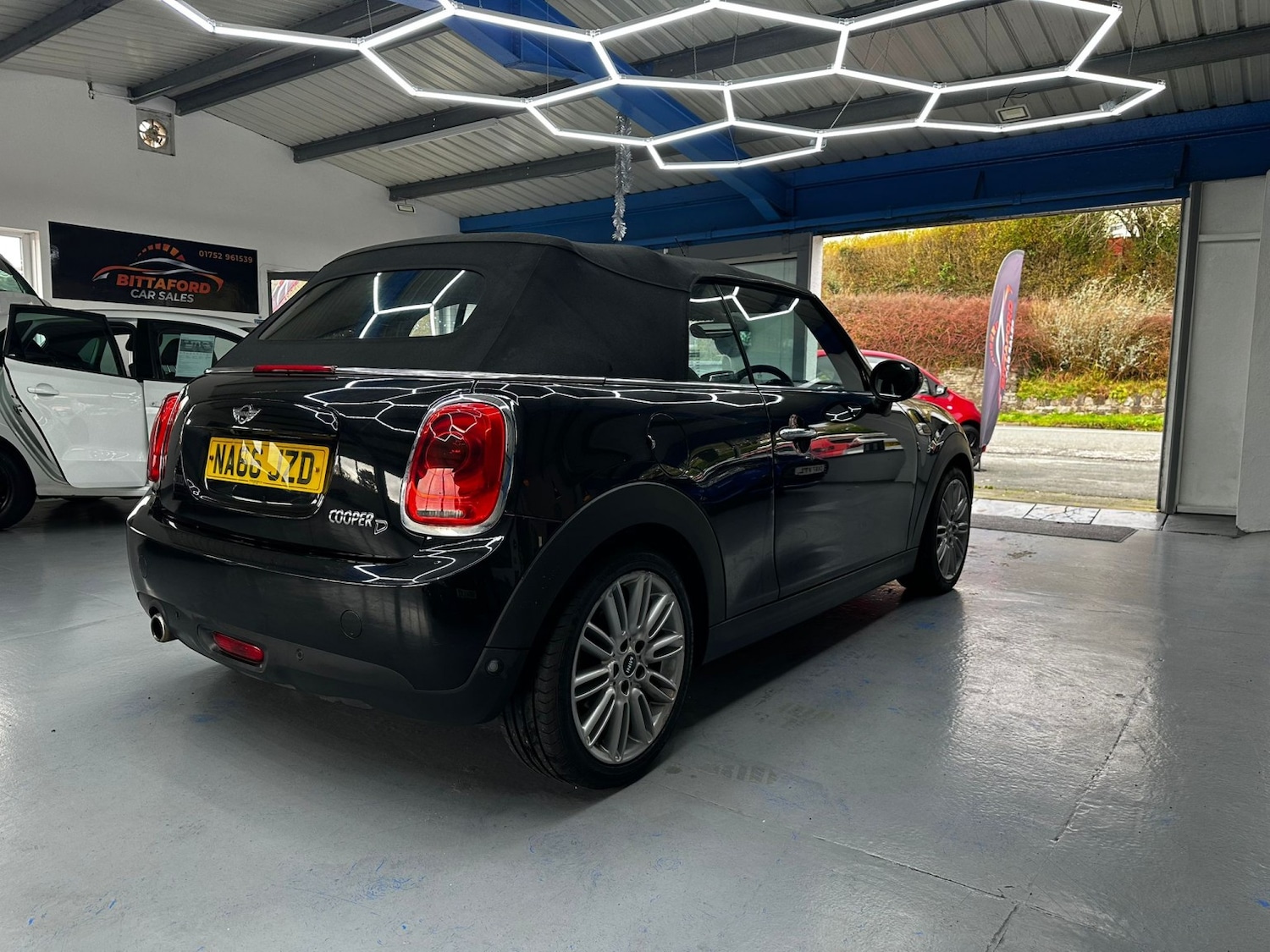 Used MINI Convertible 2016 for sale - 76911127: Photo 6