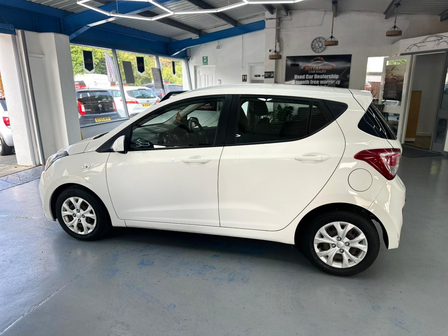 Used Hyundai i10 2014 for sale - 76510833: Photo 8