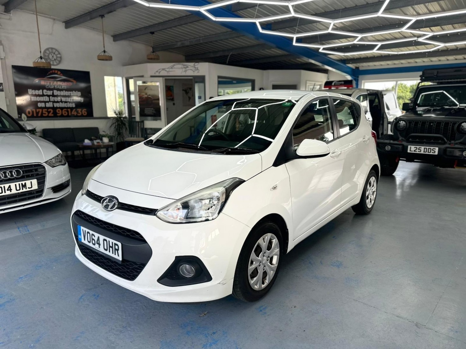 Used Hyundai i10 2014 for sale - 76510833: Photo 9
