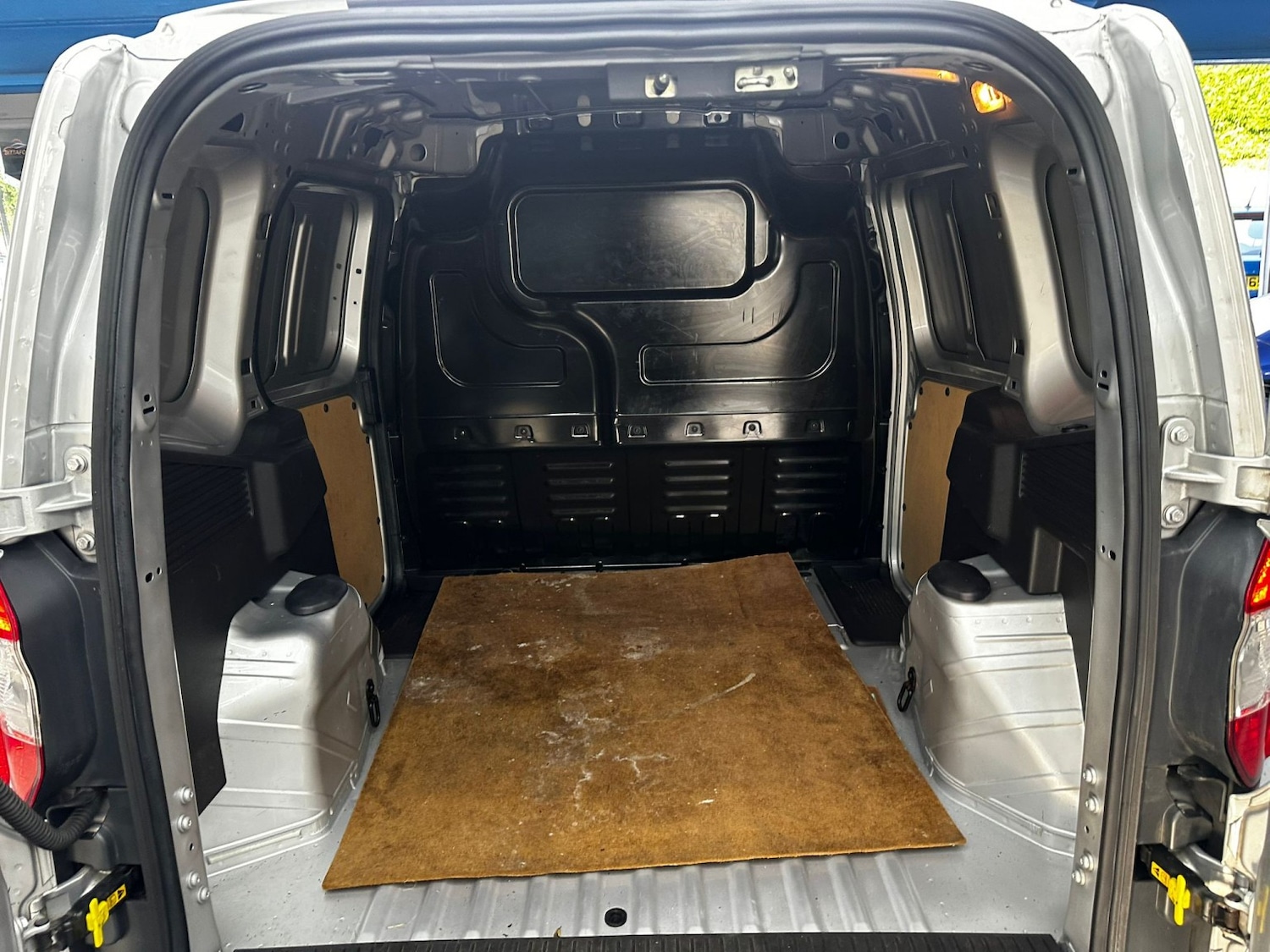 Used Ford Transit Courier 2014 for sale - 77157266: Photo 19