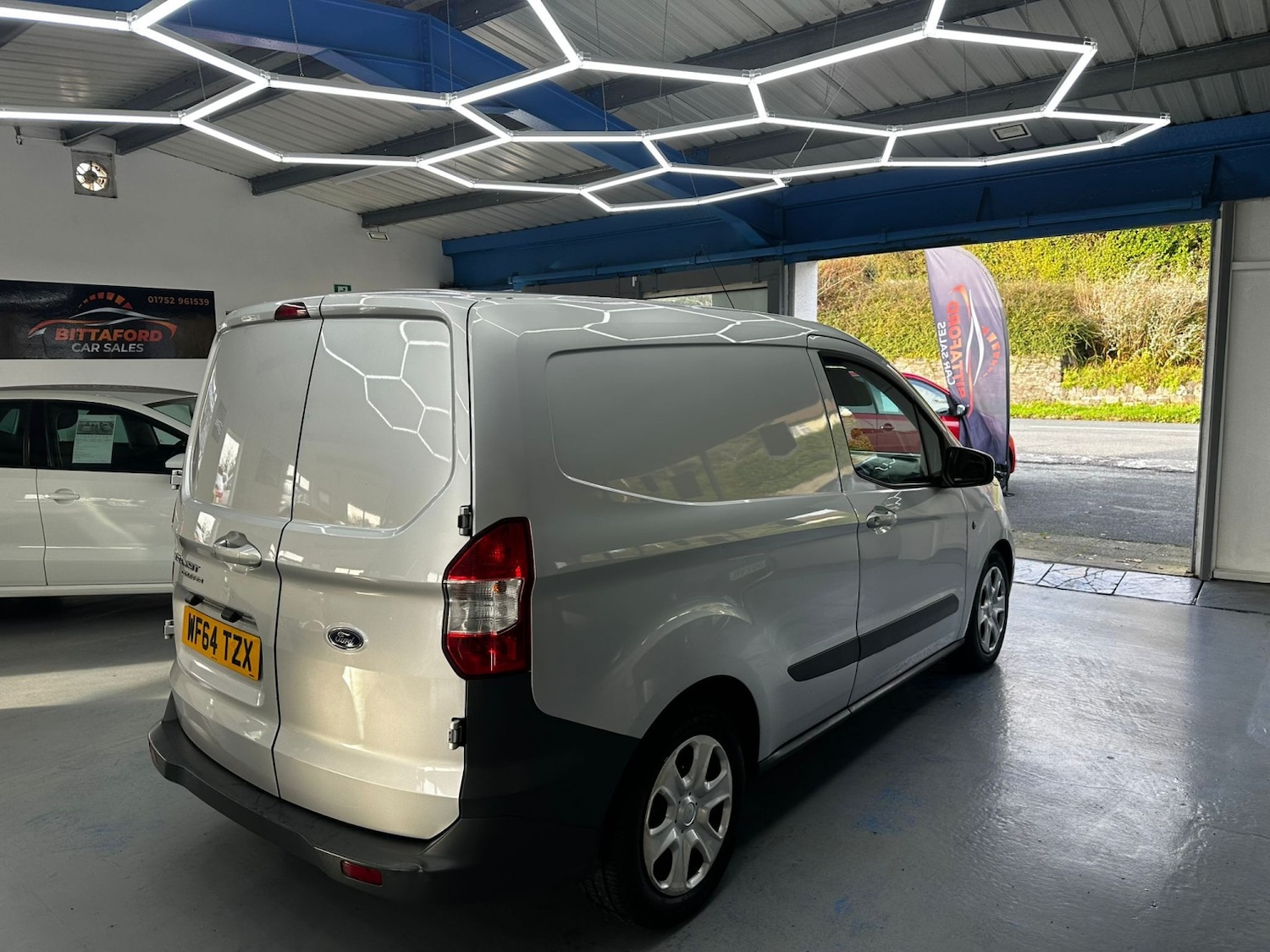 Used Ford Transit Courier 2014 for sale - 77157266: Photo 5