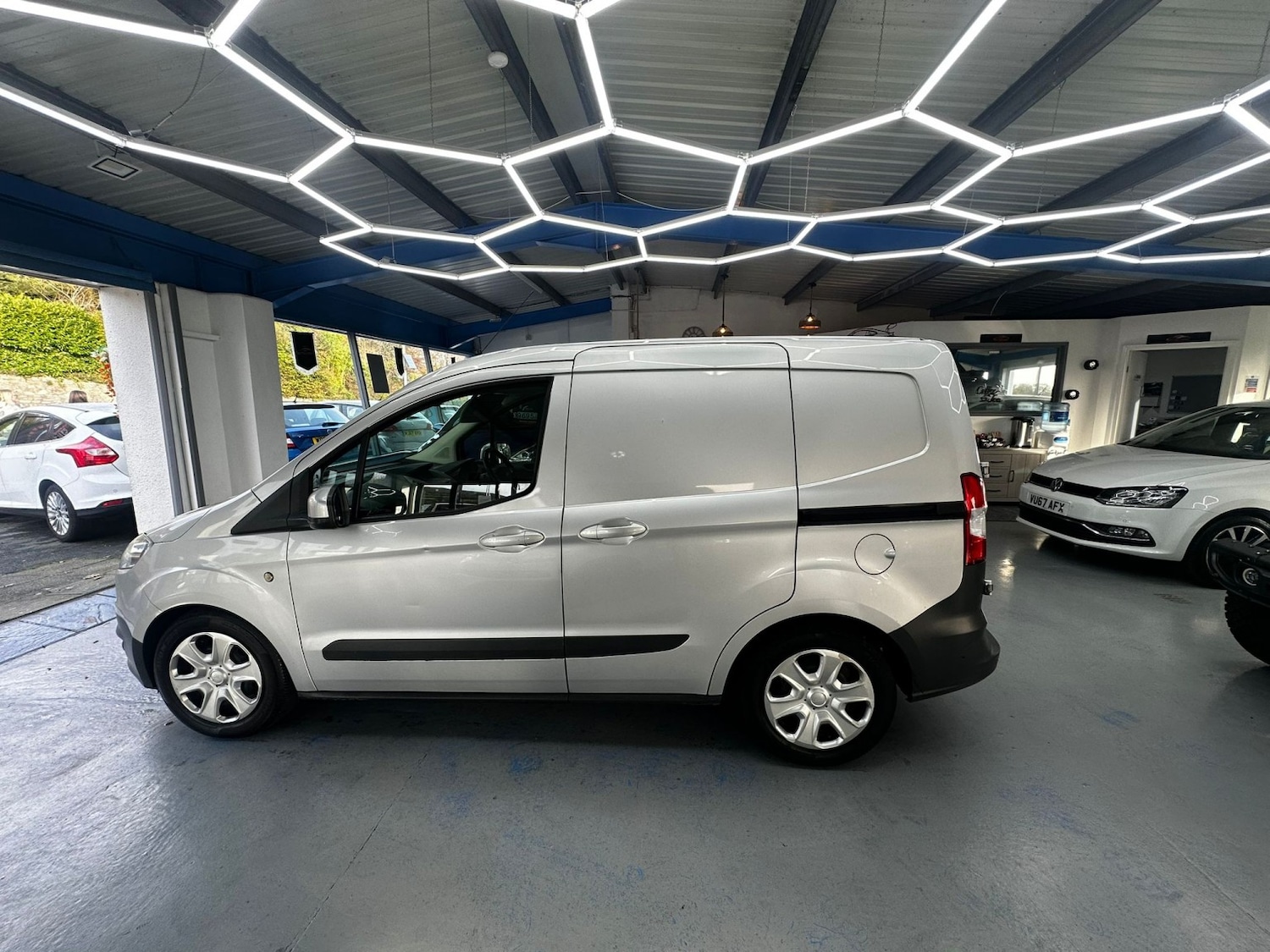 Used Ford Transit Courier 2014 for sale - 77157266: Photo 9