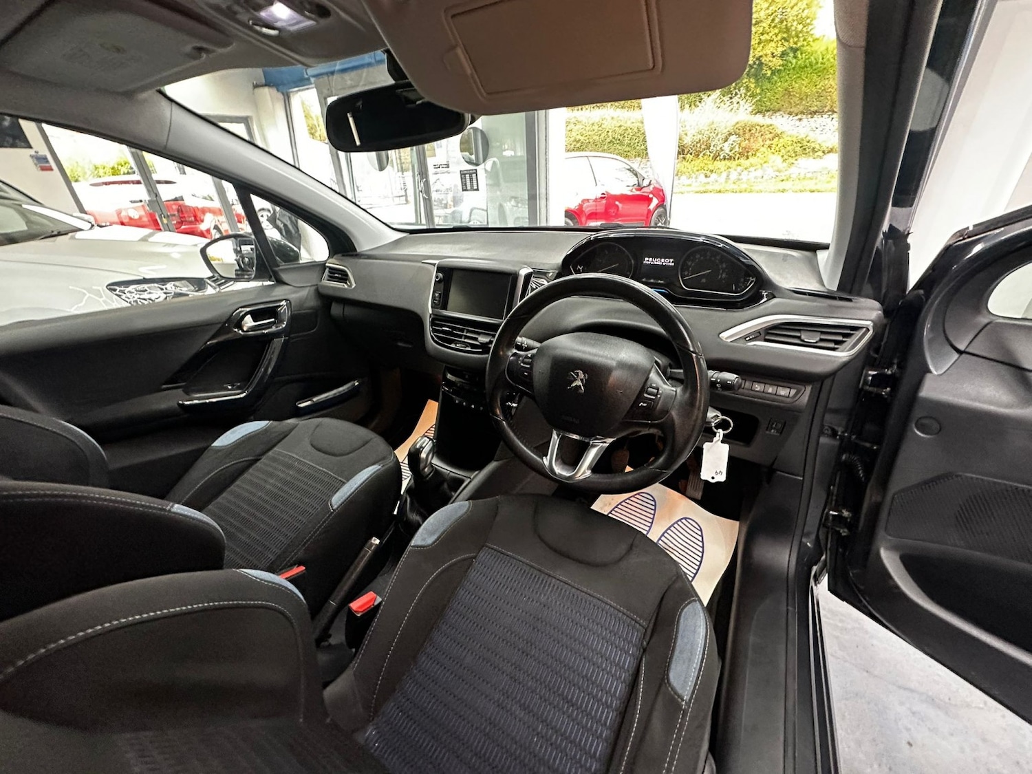 Used Peugeot 208 2014 for sale - 76521033: Photo 15