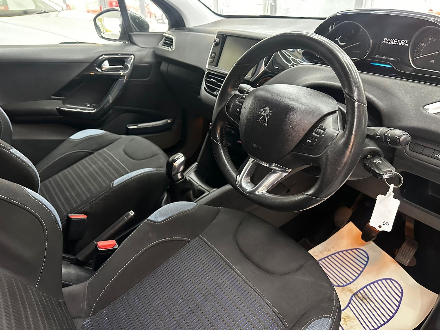 Used Peugeot 208 2014 for sale - 76521033: Photo 17