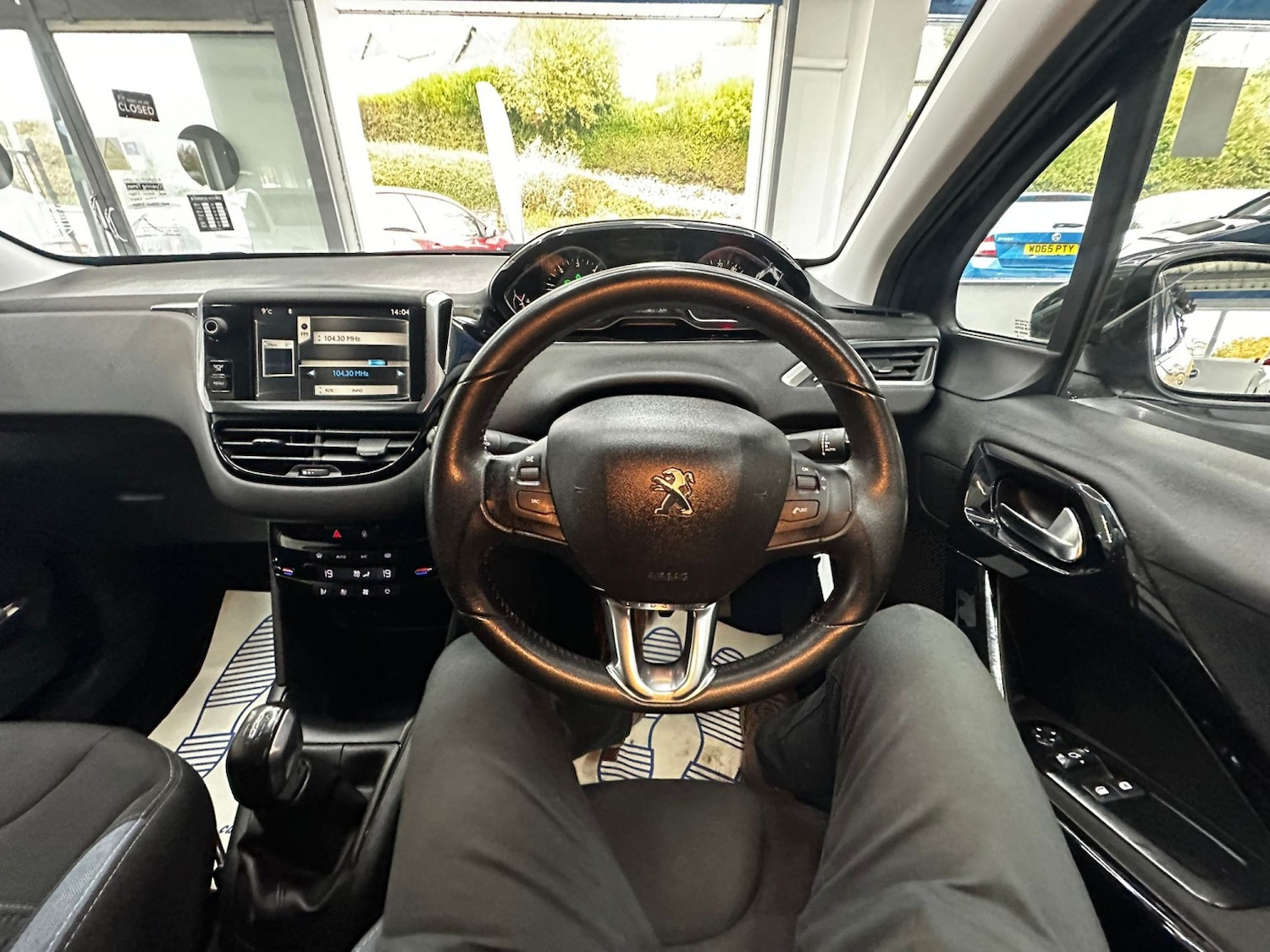 Used Peugeot 208 2014 for sale - 76521033: Photo 18