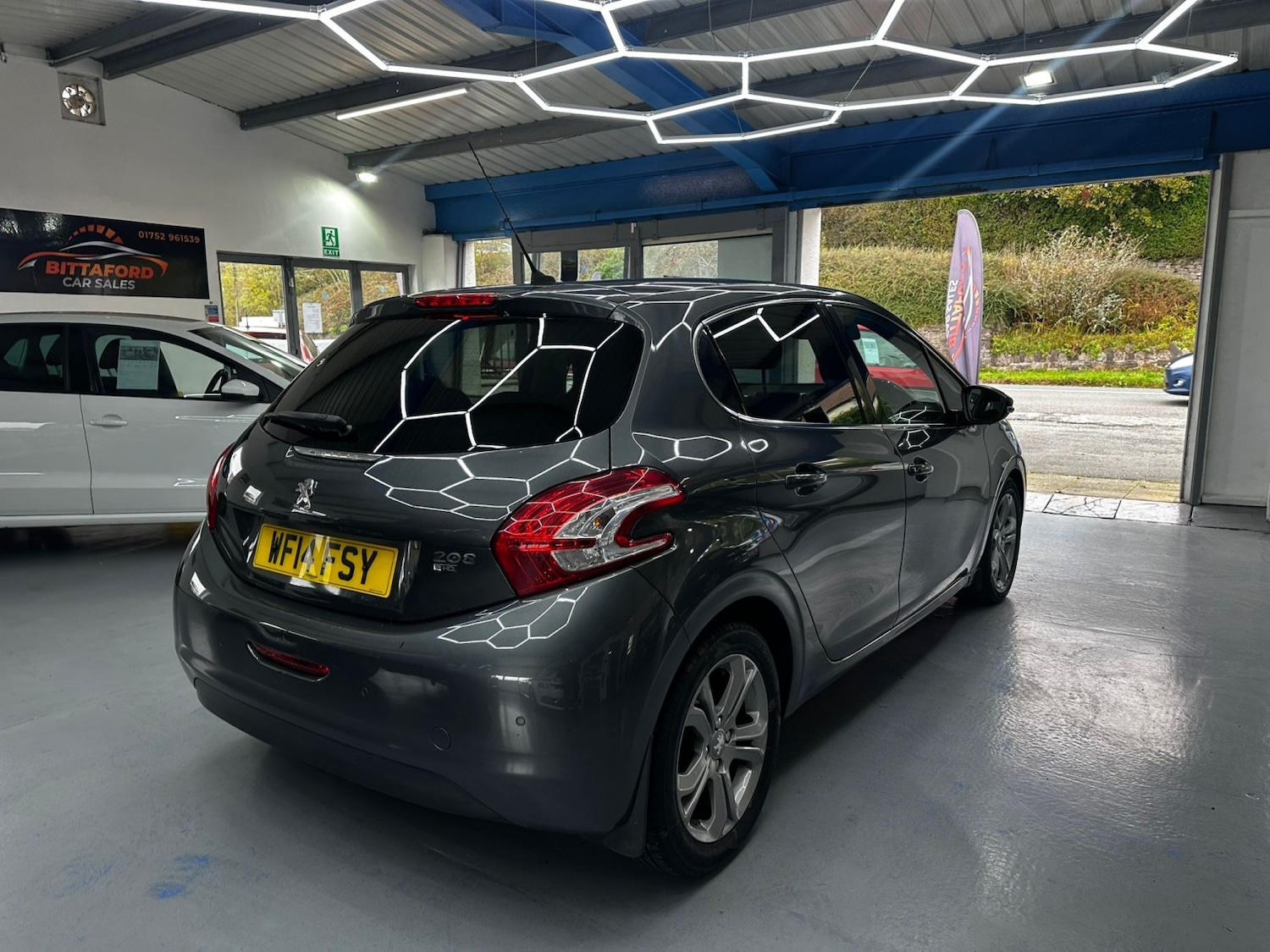 Used Peugeot 208 2014 for sale - 76521033: Photo 5