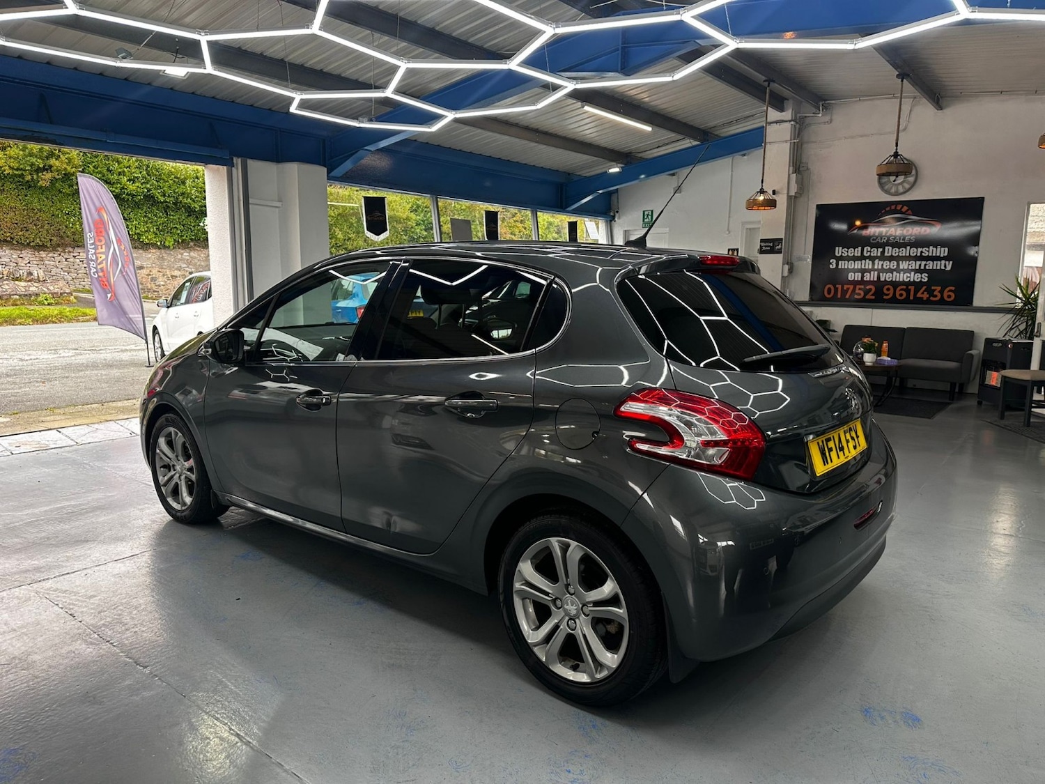 Used Peugeot 208 2014 for sale - 76521033: Photo 7