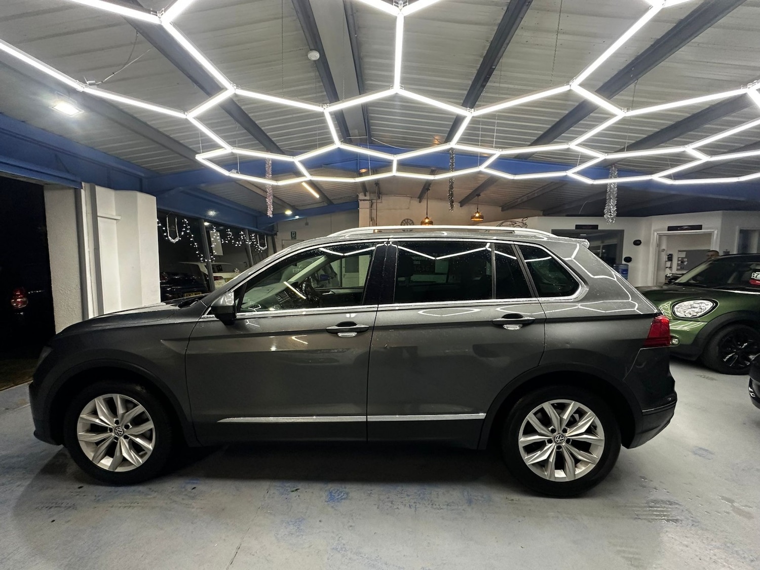 Used Volkswagen Tiguan 2016 for sale - 76974472: Photo 9
