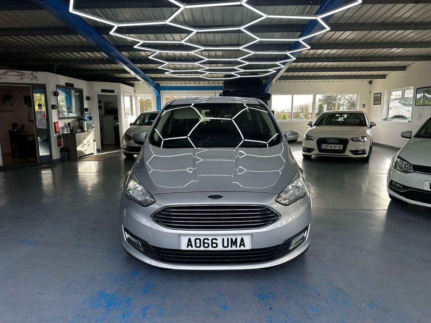 Used Ford C-Max 2016 for sale - 76571172: Photo 1