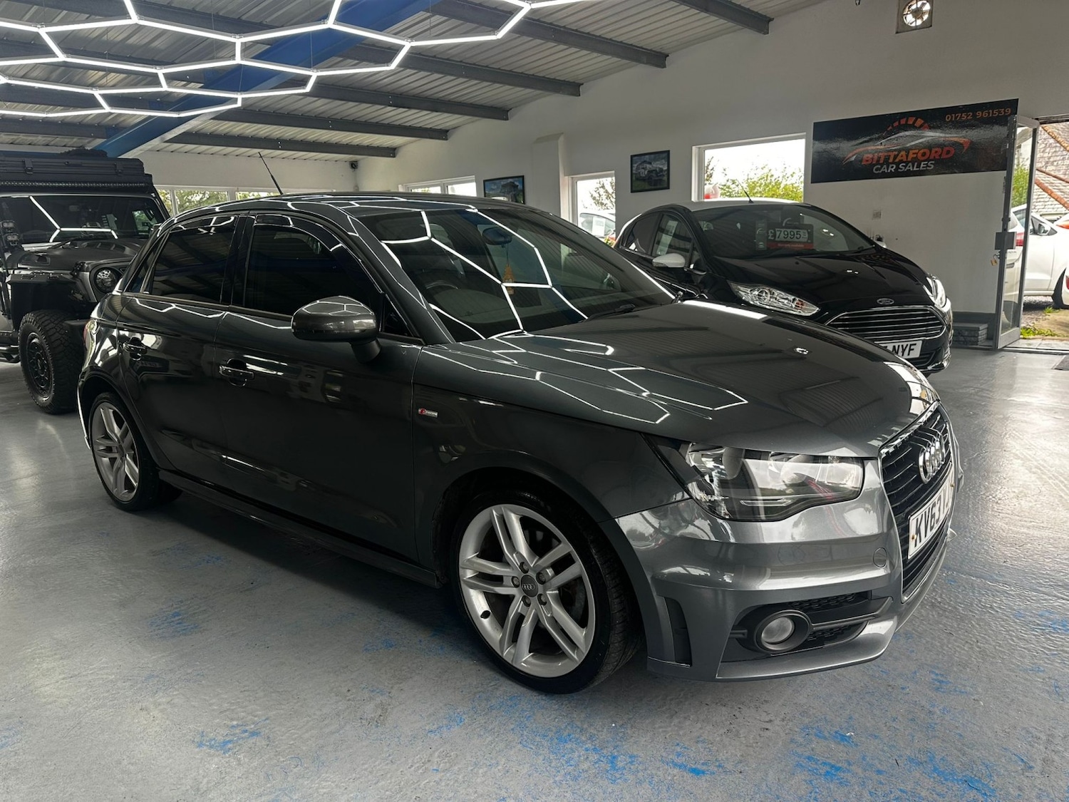 Used Audi A1 2013 for sale - 76510946: Photo 2