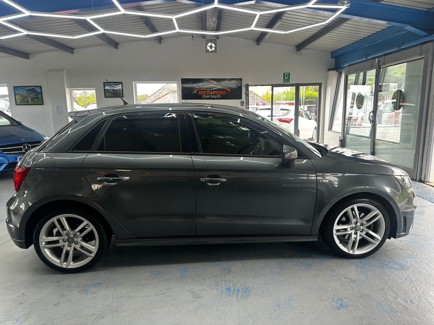 Used Audi A1 2013 for sale - 76510946: Photo 3