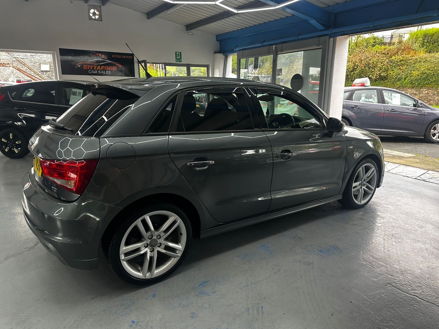 Used Audi A1 2013 for sale - 76510946: Photo 4