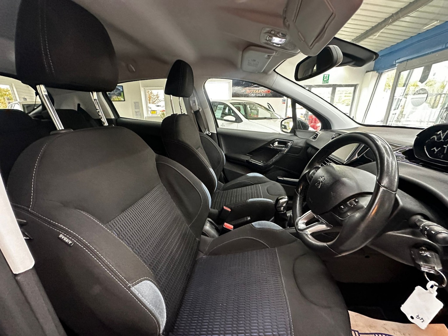 Used Peugeot 208 2014 for sale - 76418297: Photo 16