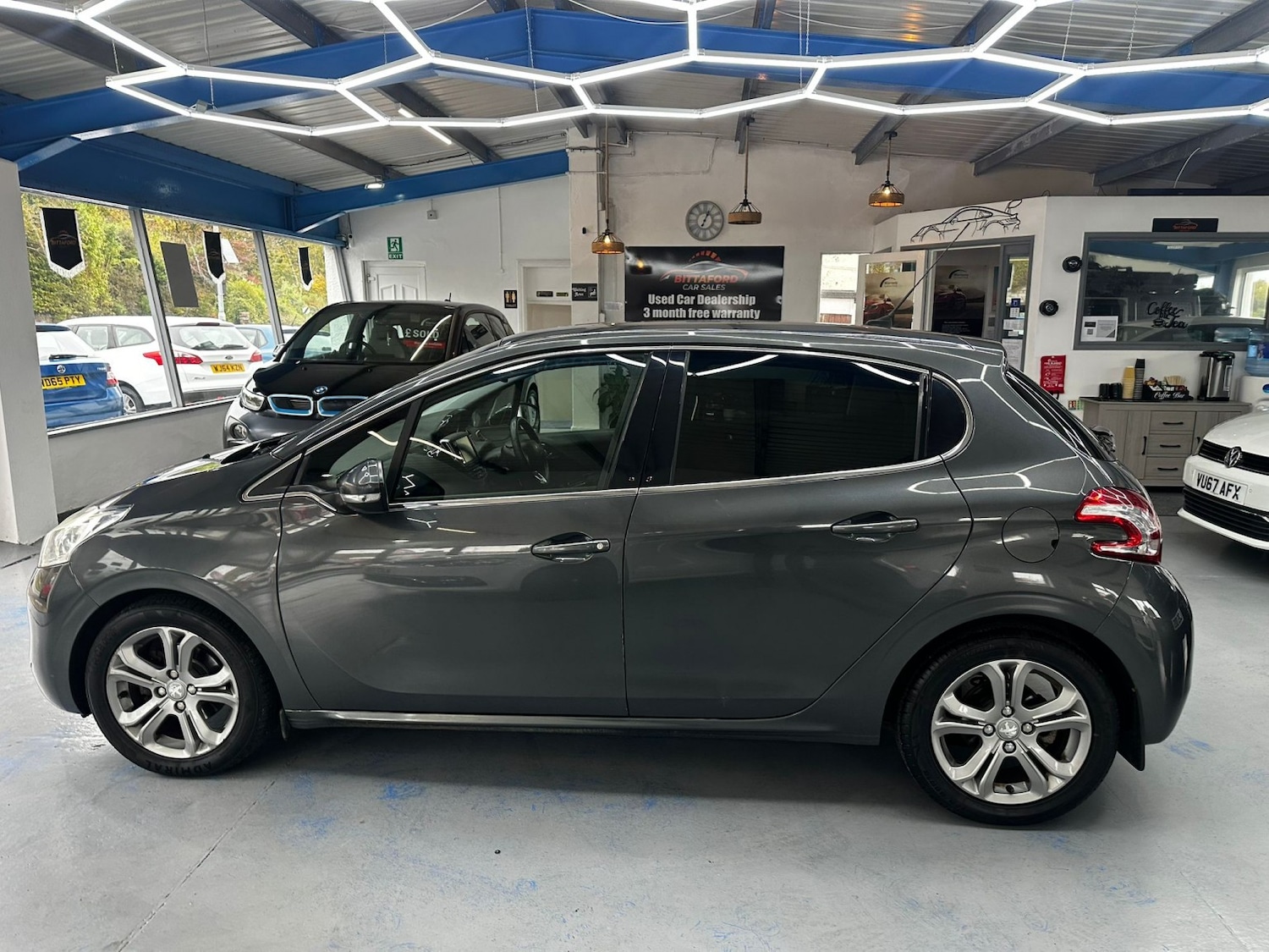 Used Peugeot 208 2014 for sale - 76418297: Photo 9