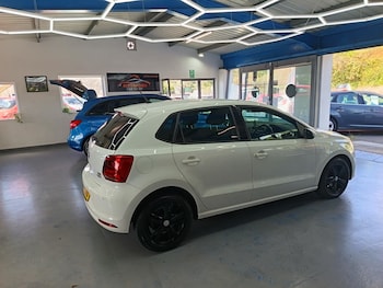 Used Volkswagen Polo 2017 for sale - 76510986: Photo