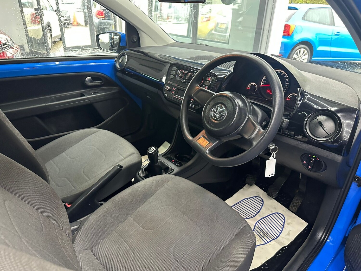 Used Volkswagen up! 2014 for sale - 78125194: Photo 15