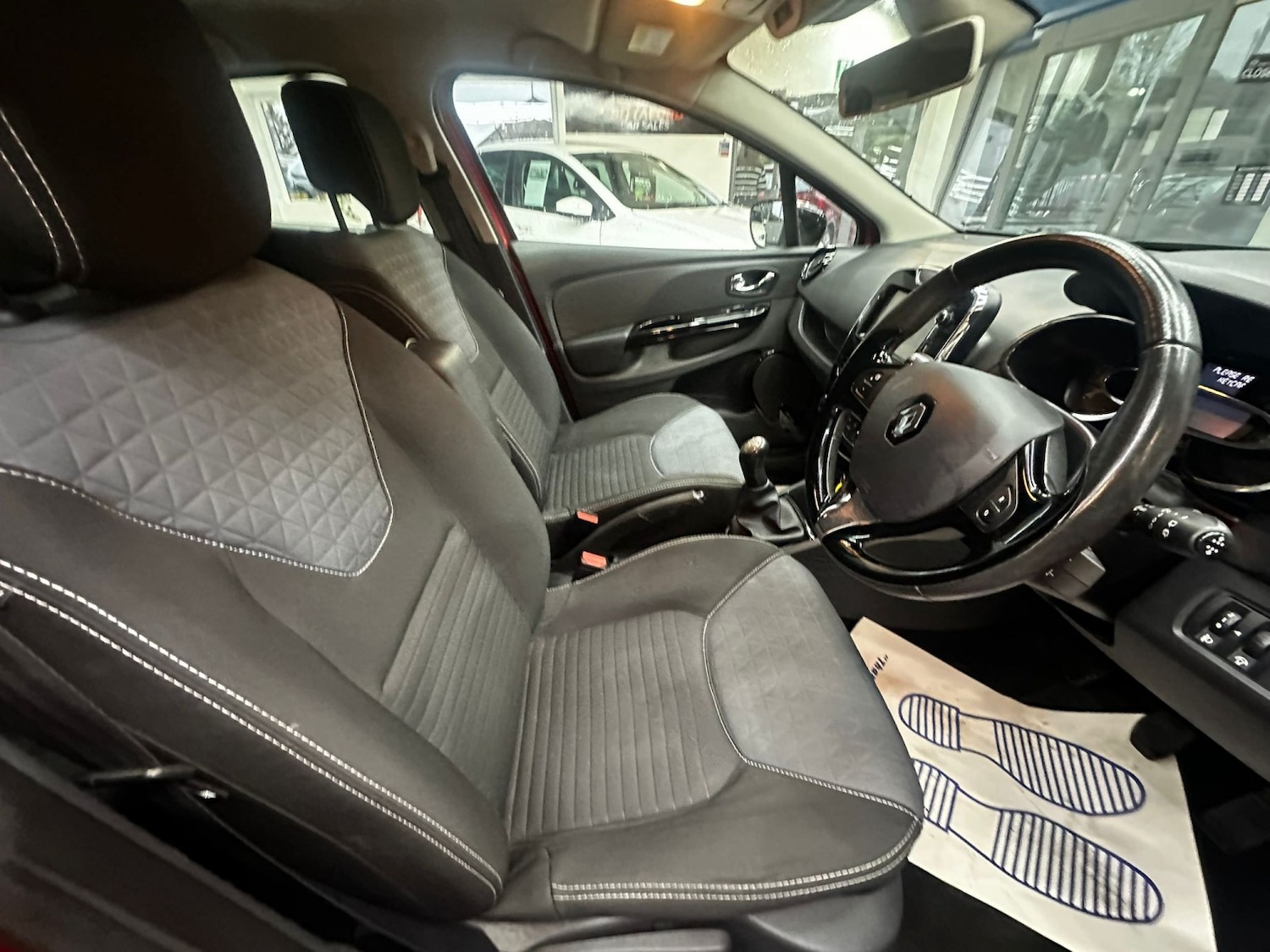 Used Renault Clio 2014 for sale - 76421845: Photo 17