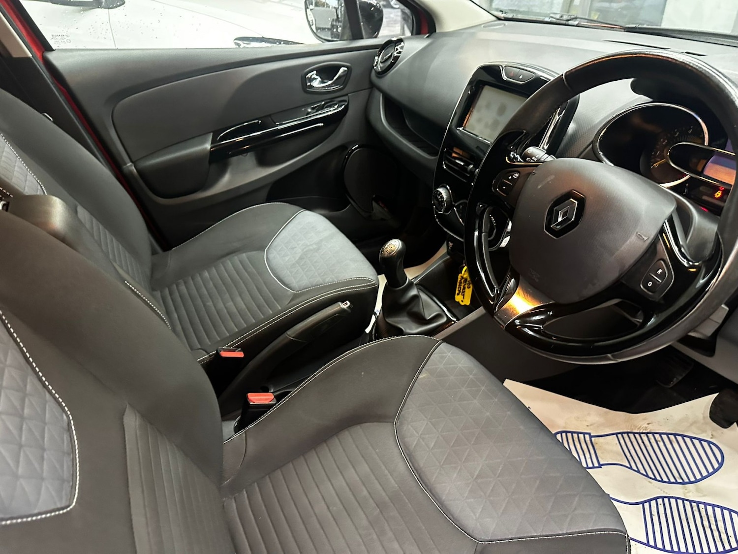 Used Renault Clio 2014 for sale - 76421845: Photo 18