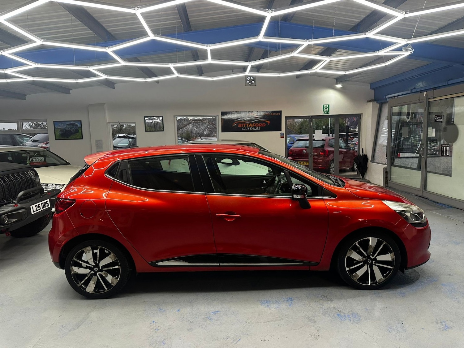 Used Renault Clio 2014 for sale - 76421845: Photo 4