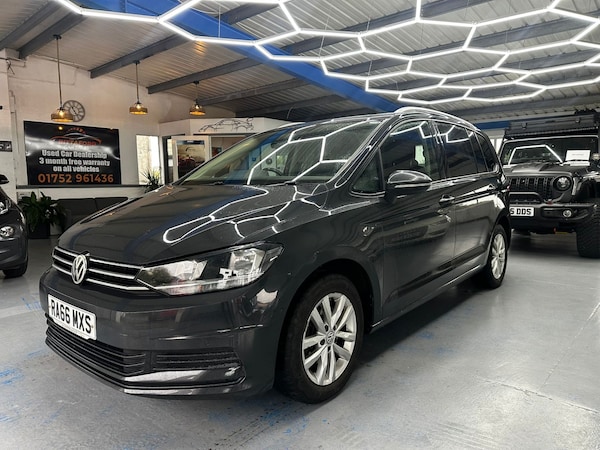 Used Volkswagen Touran 2017 for sale - 76253003: Photo 10