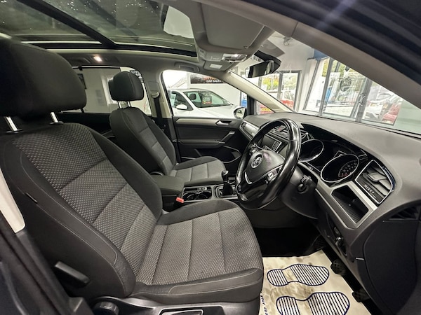 Used Volkswagen Touran 2017 for sale - 76253003: Photo 17