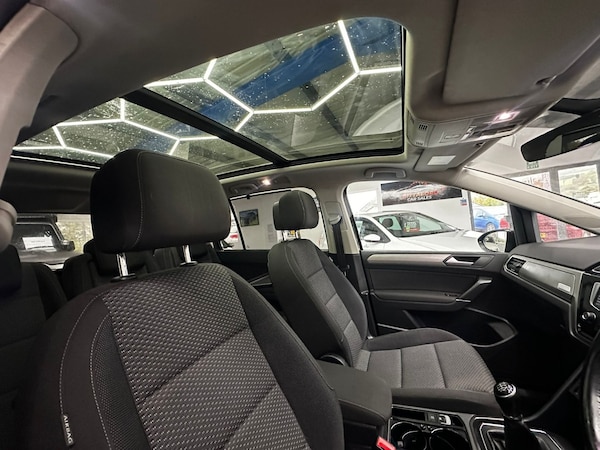 Used Volkswagen Touran 2017 for sale - 76253003: Photo 18