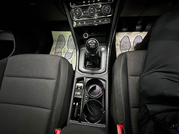 Used Volkswagen Touran 2017 for sale - 76253003: Photo 21