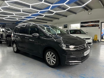Used Volkswagen Touran 2017 for sale - 76253003: Photo 2